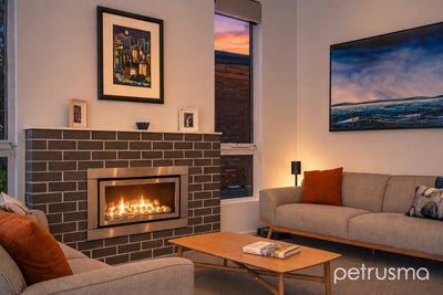 /international/au/403-macquarie-street-south-hobart-tas-151091928/