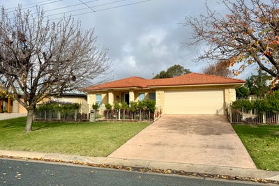 /international/au/456-poictiers-street-deniliquin-nsw-151399108/