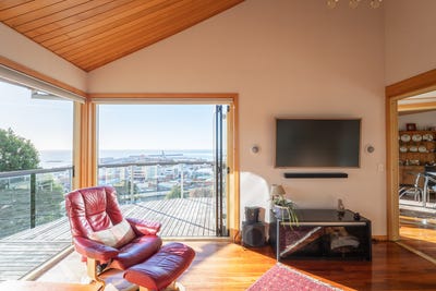 /international/au/16-pleasant-street-burnie-tas-151293576/