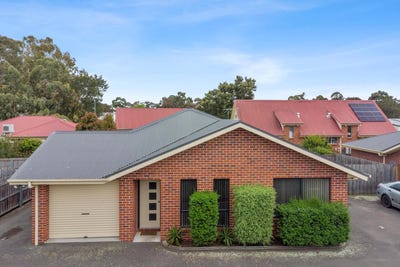 /international/au/2-10-12-plumer-street-mowbray-tas-151537980/