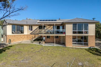 /international/au/21-swan-street-musselroe-bay-tas-148205268/