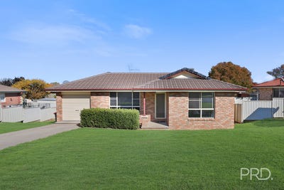 /international/au/30-wallamoul-street-tamworth-nsw-151517768/