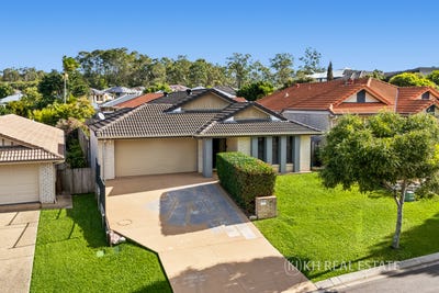 /international/au/11-latona-street-warner-qld-151290780/