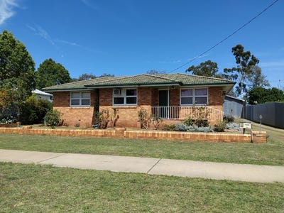 /international/au/35-murray-st-pittsworth-qld-151606520/