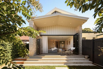 /international/au/20-morris-street-summer-hill-nsw-151319284/