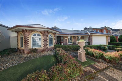 /international/au/13-forrest-place-taylors-lakes-vic-152301700/