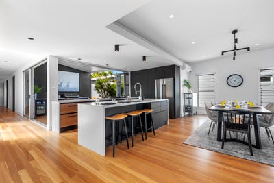 /international/au/5-macdonald-street-dicky-beach-qld-152189564/