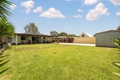 /international/au/28-patrea-street-banyo-qld-151303068/