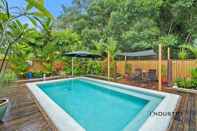 /international/au/75-coastline-parade-trinity-beach-qld-151254440/