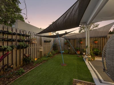 /international/au/1-41-river-road-bundamba-qld-152402636/