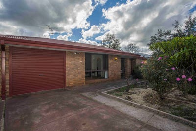 /international/au/12-colin-street-pinjarra-wa-151311028/