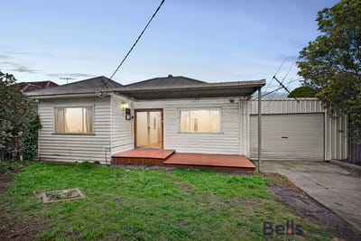 /international/au/6-bradman-street-sunshine-north-vic-151300588/