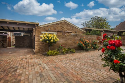 /international/au/5-27-swan-street-osborne-park-wa-152498376/