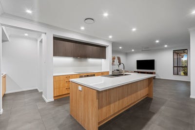 /international/au/11-harrison-crescent-ocean-view-qld-150783460/