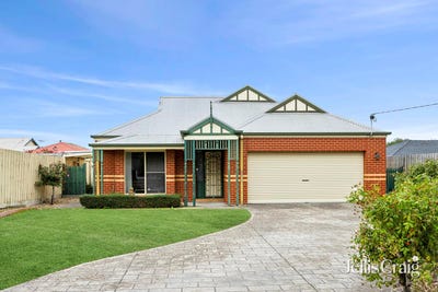 /international/au/3-monash-court-whittington-vic-151489924/