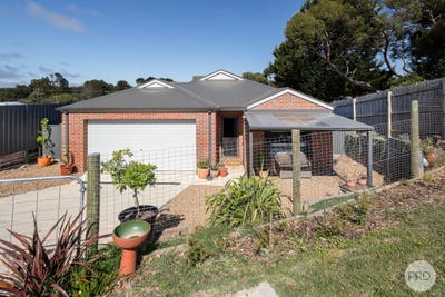/international/au/30-camp-street-creswick-vic-148582956/