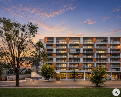 /international/au/9-57-benjamin-way-belconnen-act-151849644/