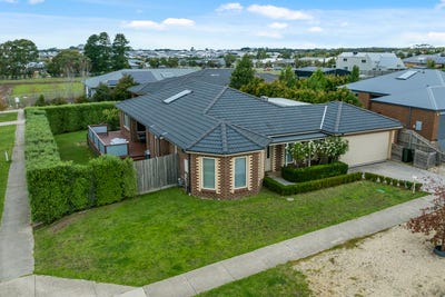 /international/au/1-finnigan-road-gisborne-vic-151120608/