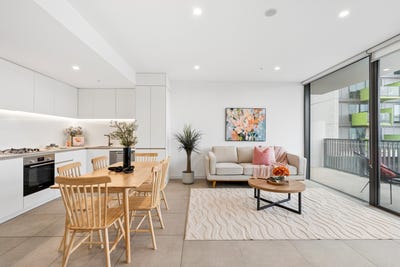 /international/au/701-17-penny-place-adelaide-sa-152526880/