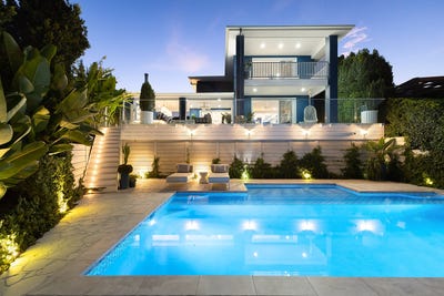 /international/au/8-rannock-avenue-benowa-waters-qld-150734660/