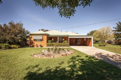 /international/au/7-railway-street-walla-walla-nsw-150983288/