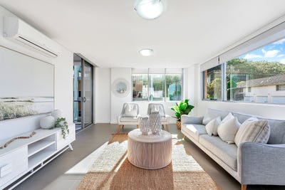 /international/au/21-10-12-batley-street-west-gosford-nsw-148543256/