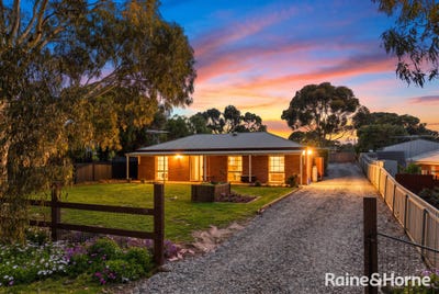 /international/au/19-watson-street-milang-sa-152632664/