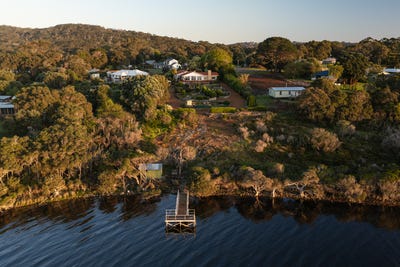 /international/au/119-minsterly-road-ocean-beach-wa-152674132/