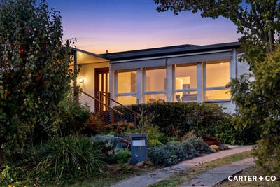 /international/au/10-broadbent-street-scullin-act-151171008/