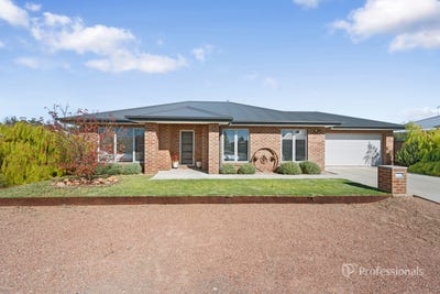 /international/au/9-central-court-maryborough-vic-151032316/