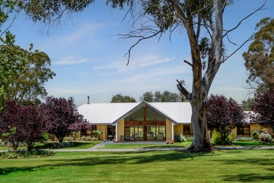 /international/au/71-sloggetts-road-oberon-nsw-151230156/