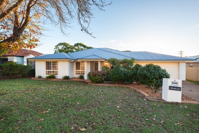 /international/au/3-strohfeldt-street-middle-ridge-qld-151552140/