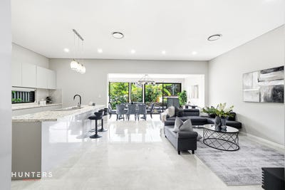 /international/au/1b-andrew-place-girraween-nsw-152489292/