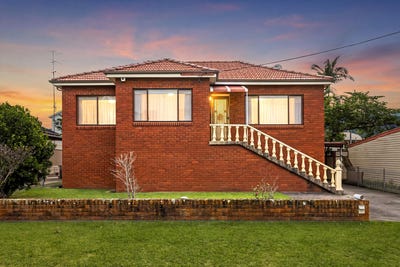 /international/au/2-raymond-parade-towradgi-nsw-150879800/
