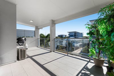 /international/au/8-12-drayton-terrace-wynnum-qld-151397236/
