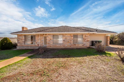 /international/au/10-radiata-street-wirrabara-sa-148502984/