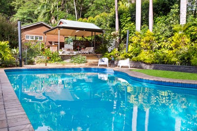 /international/au/8-16-seymour-close-rosemount-qld-151175012/