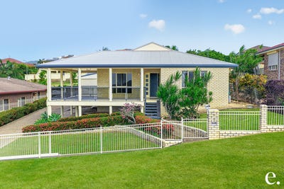 /international/au/19-pacific-drive-pacific-heights-qld-151257436/