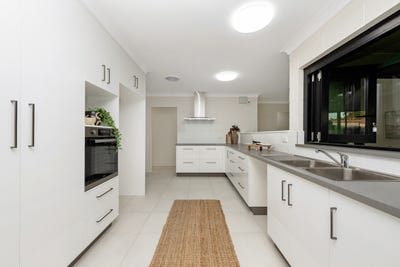 /international/au/35-banksia-street-kirwan-qld-148542856/?lang=en