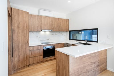/international/au/2-95-97-johnston-street-southport-qld-151166396/