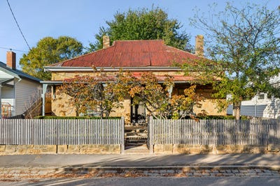 /international/au/34-lauriston-street-kyneton-vic-151150676/