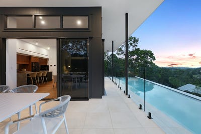 /international/au/27-martha-ruddy-way-tallebudgera-qld-146884920/