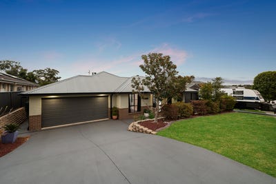 /international/au/16-magnolia-close-fletcher-nsw-148394696/