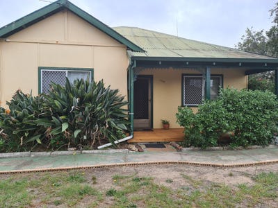 /international/au/104-avon-street-katanning-wa-152576960/