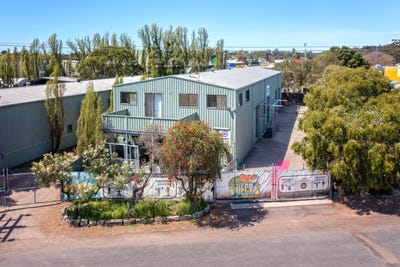 /international/au/9-peter-dron-street-raymond-terrace-nsw-505263588/