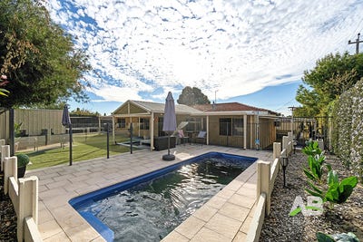 /international/au/1-nannatee-way-wanneroo-wa-151055748/