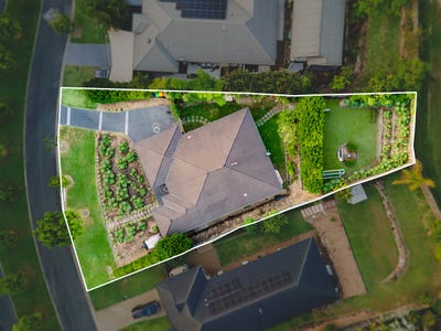 /international/au/4-bimberi-row-pacific-pines-qld-150947816/