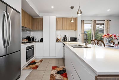 /international/au/12-cavendish-street-strathpine-qld-152565260/
