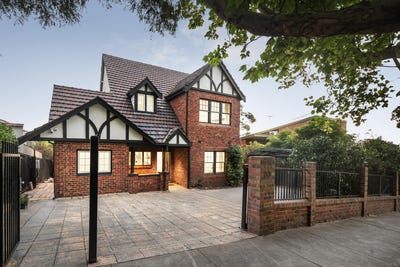 /international/au/33-molesworth-street-kew-vic-152572664/