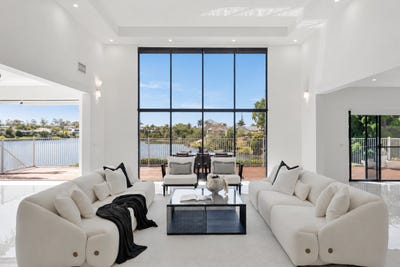 /international/au/11-cabana-boulevard-benowa-waters-qld-152515268/